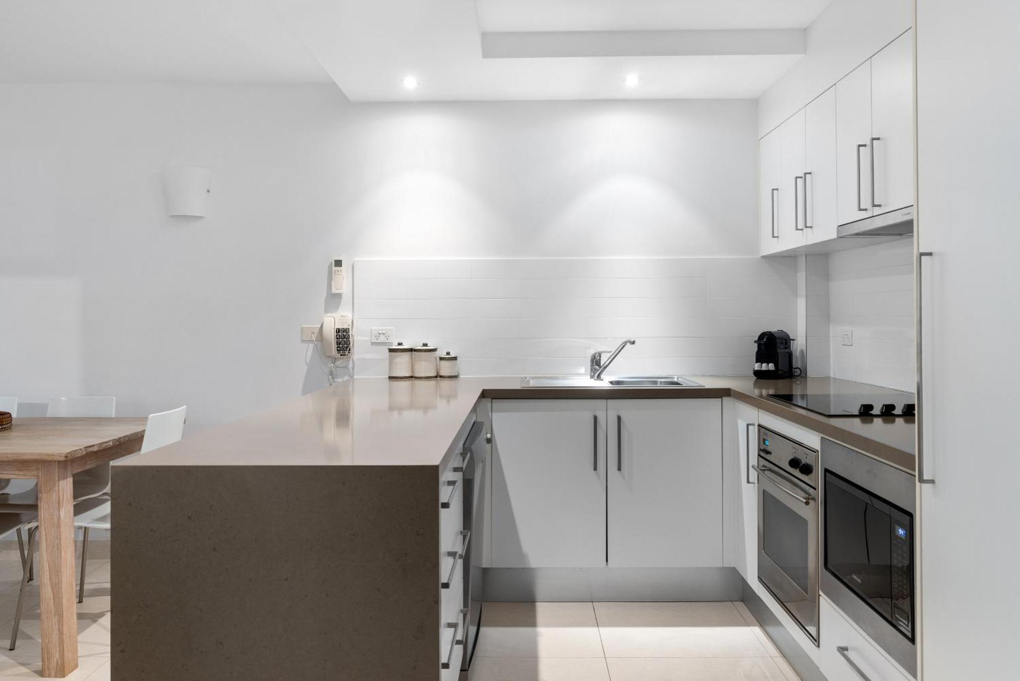 Fairshore 12: Absolute Beachfront, Direct Beach & Pool Access Noosa Heads Extérieur photo