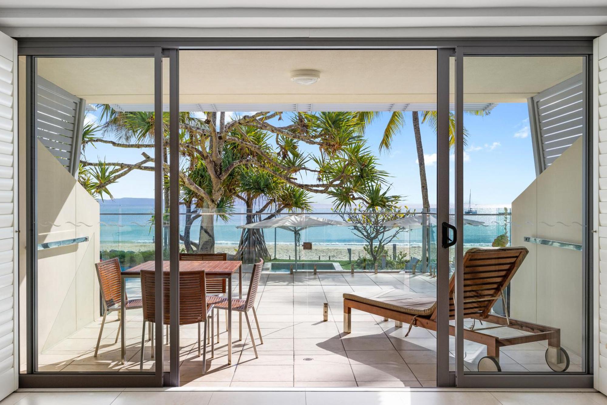 Fairshore 12: Absolute Beachfront, Direct Beach & Pool Access Noosa Heads Extérieur photo